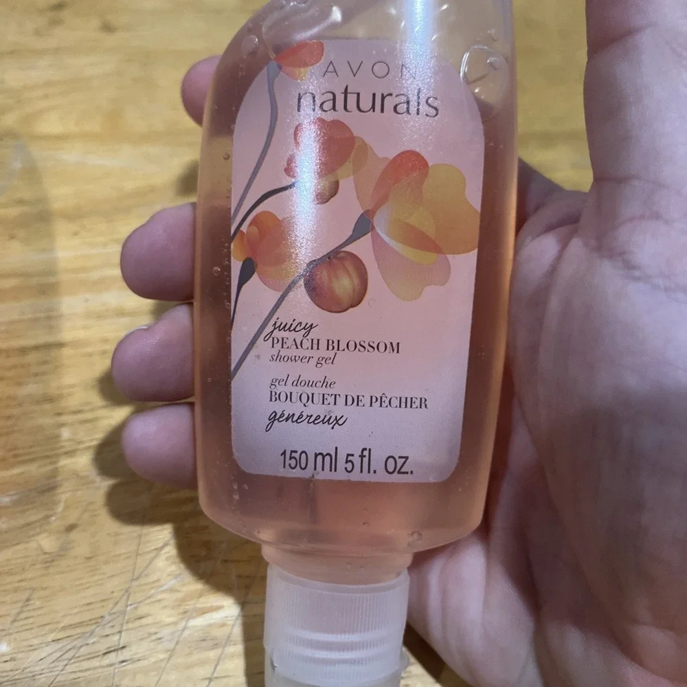 (2) Avon Naturals Juicy Peach Blossom Shower Gel 5 Fl Oz‎